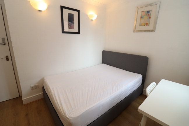 Cheapest Room Next to Queen Mary! Shoreditch! Main Photo