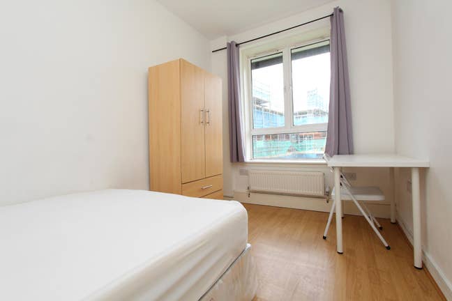 Room 10 Min Walk from Elephant & Castle Station! Main Photo