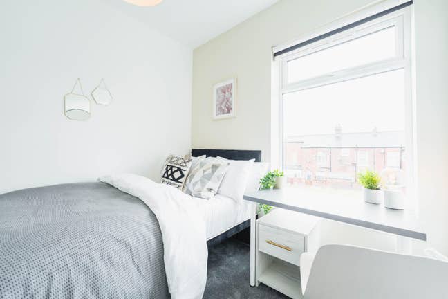 Great double room close to Manchester city!!  Main Photo