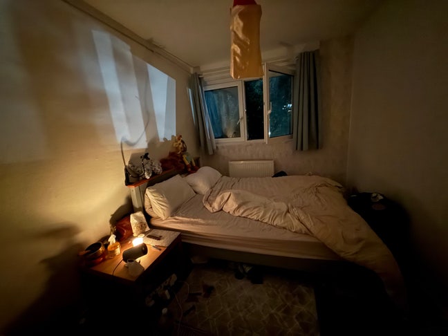 Spacious double bedroom  Main Photo