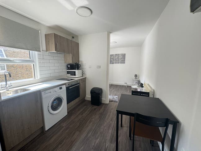 🏡 Modern Studio Flat – Bright & Spacious – Mitcha Main Photo