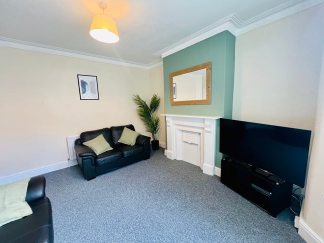 Avondale Road student house Main Photo