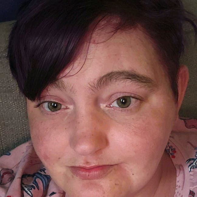 37 year old Female seeks a double room Main Photo