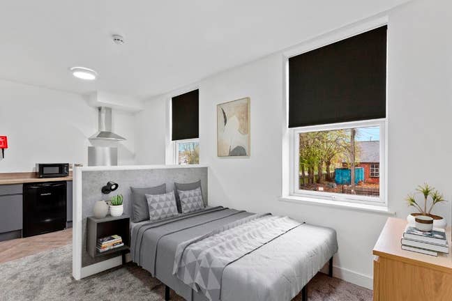 A modern and stylish studio apartment Main Photo