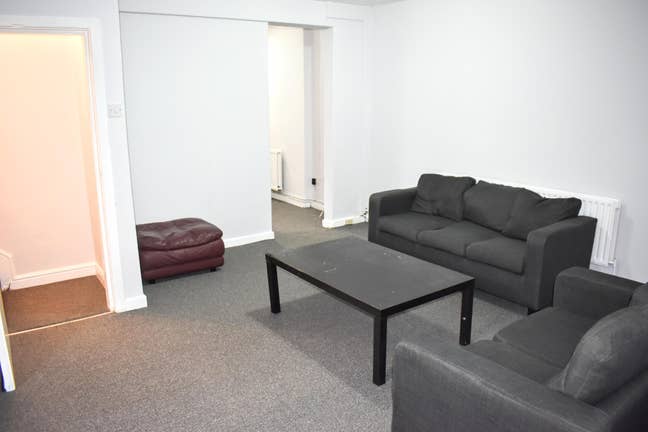 4 Bed House Share Birchfields Road  Main Photo