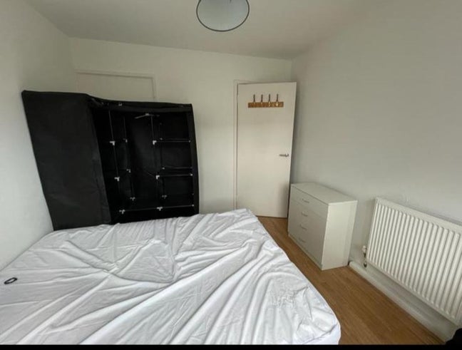 Double Bedroom Available in Bow/Mile End Main Photo