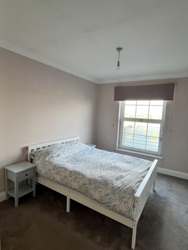Double Bedroom with ensuite bathroom In Broughton Main Photo