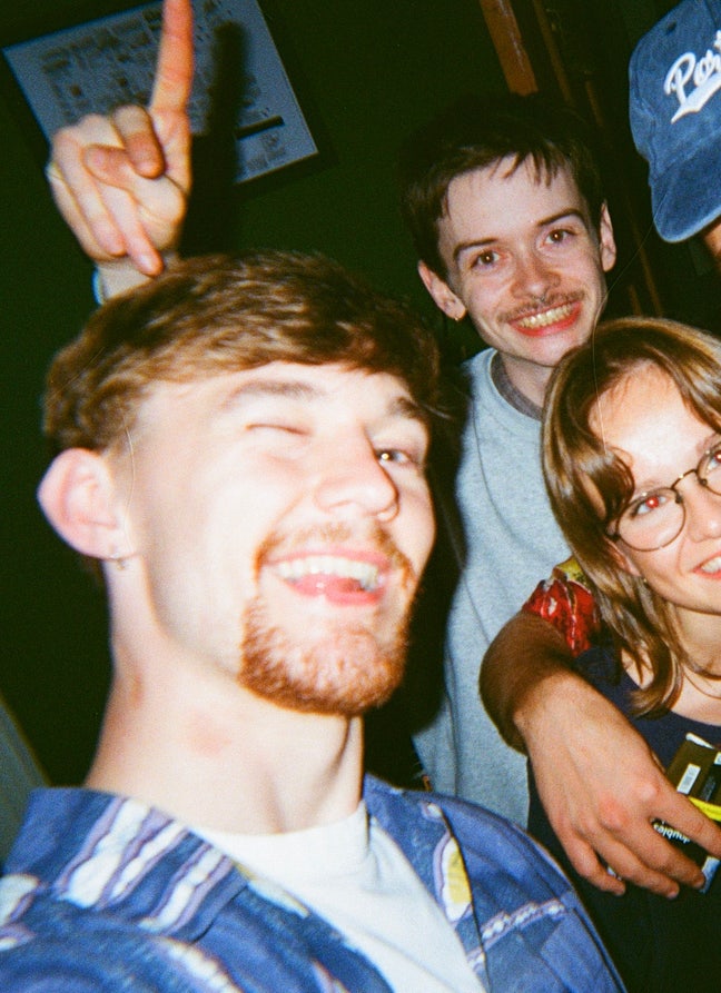 Young Professional, central/west end flat Main Photo