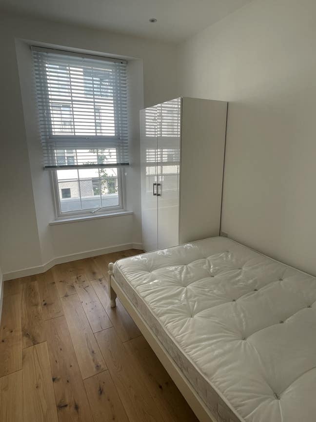 Lovely Two-Bedroom Flat Available Main Photo