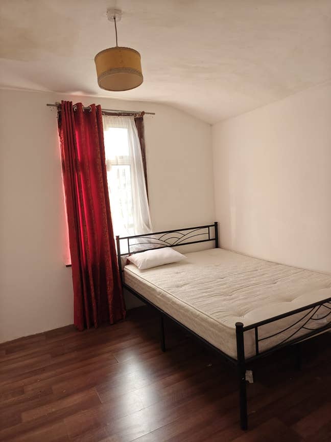 Spacious Double Rooms – Prime Location ✨ Main Photo