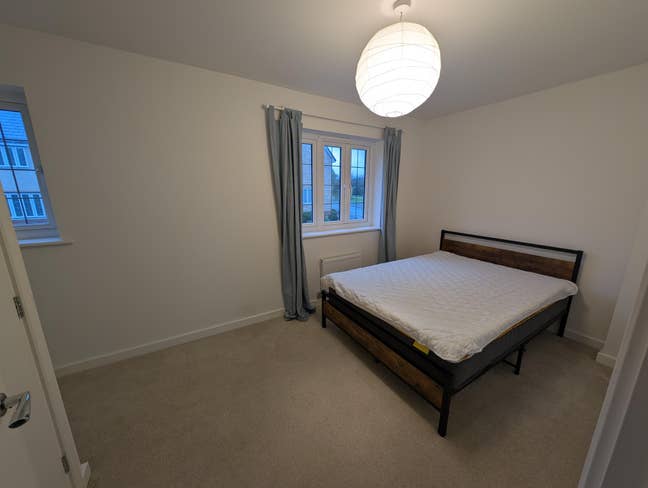 Unfurnished Double Room to Rent Main Photo