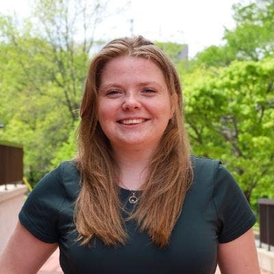 Young professional seeking flat share!! Main Photo