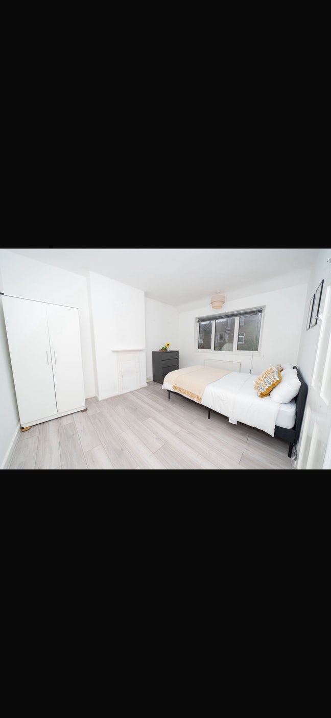 Stunning Newly Refurbished Home in Tooting  Main Photo