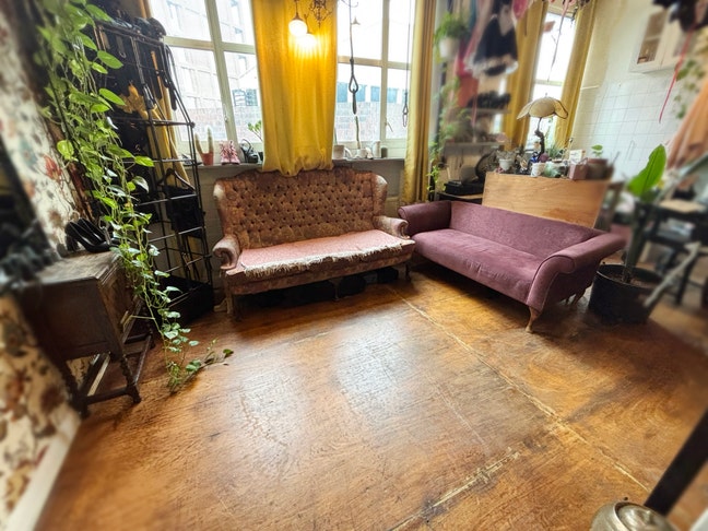 Large Studio Flat Available for Short Let Main Photo