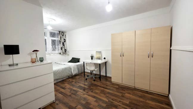 Huge Dble Room in Aldgate East E1 - Couple Welcome Main Photo