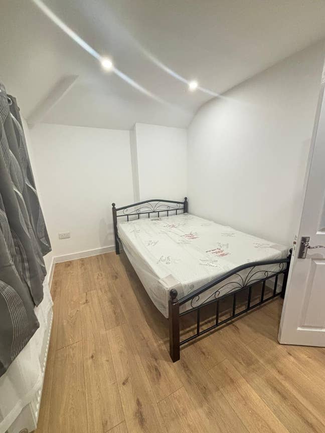Spacious Furnished Rooms to Let– Couples Only Main Photo