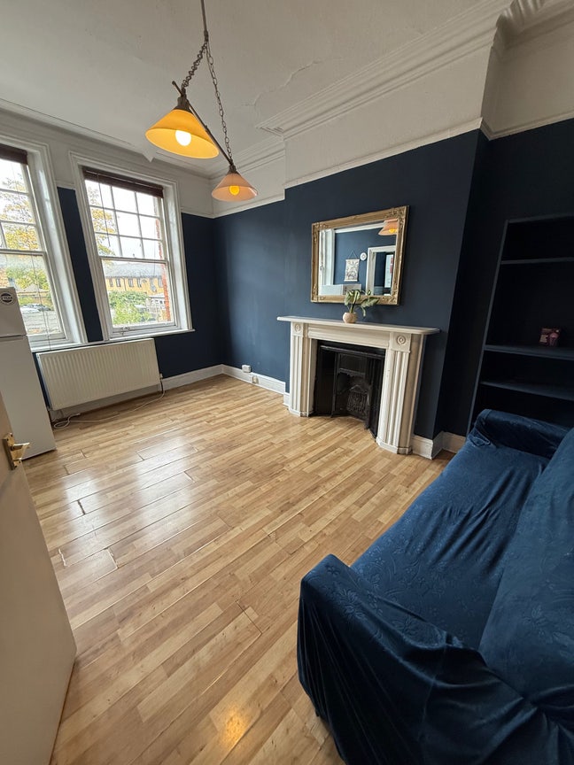 🏡 Bright 1 Bedroom Flat – Excellent Location N8 Main Photo