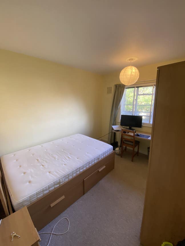 Room in flat by Wandsworth Common Main Photo