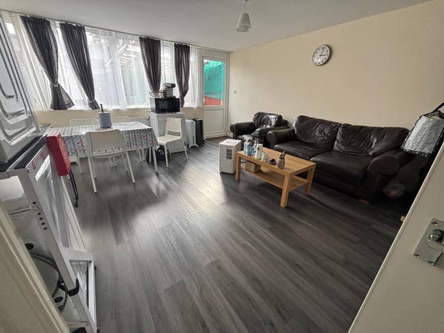 Nice 5 Bedroom House to Let in Wood Green Main Photo