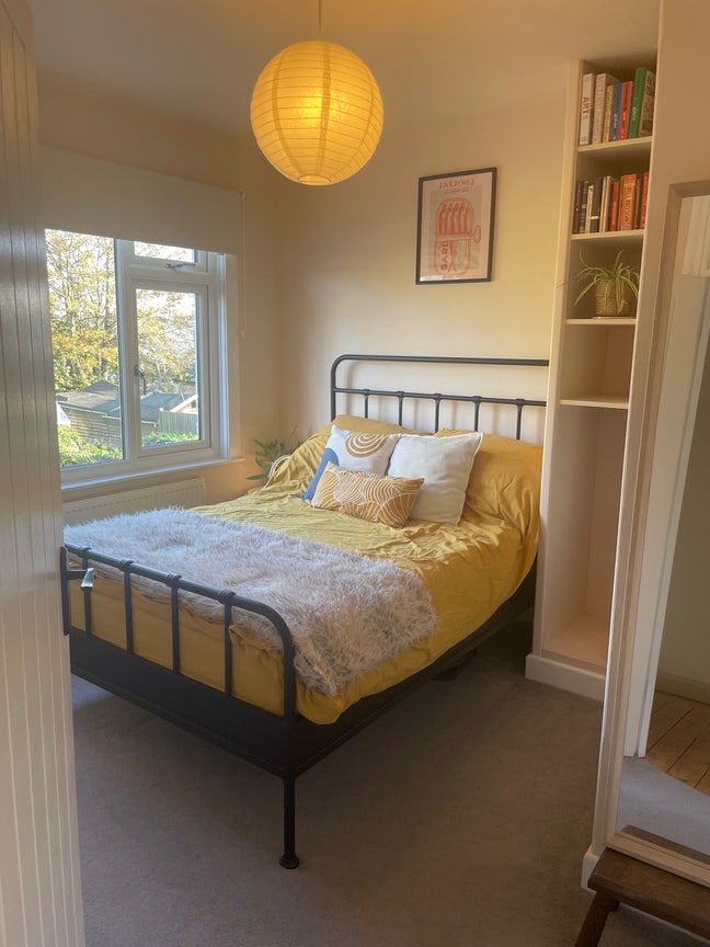 Room available in cosy refreshed home  Main Photo
