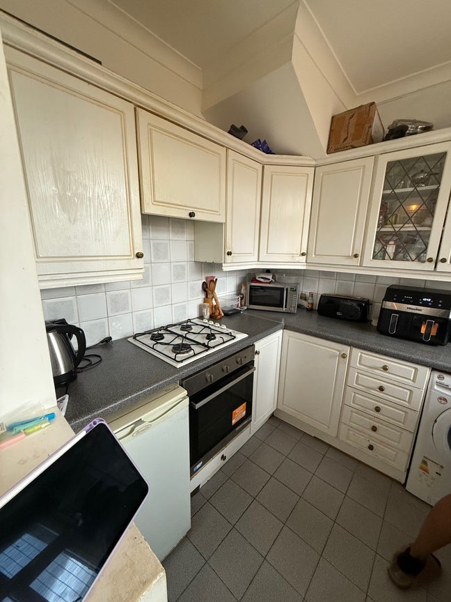  Large Double Room – Friendly House Share – N17 Main Photo