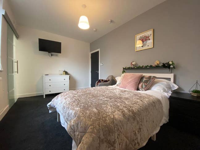 🧡 Large En-Suite Room on Fishergate Hill, Preston Main Photo