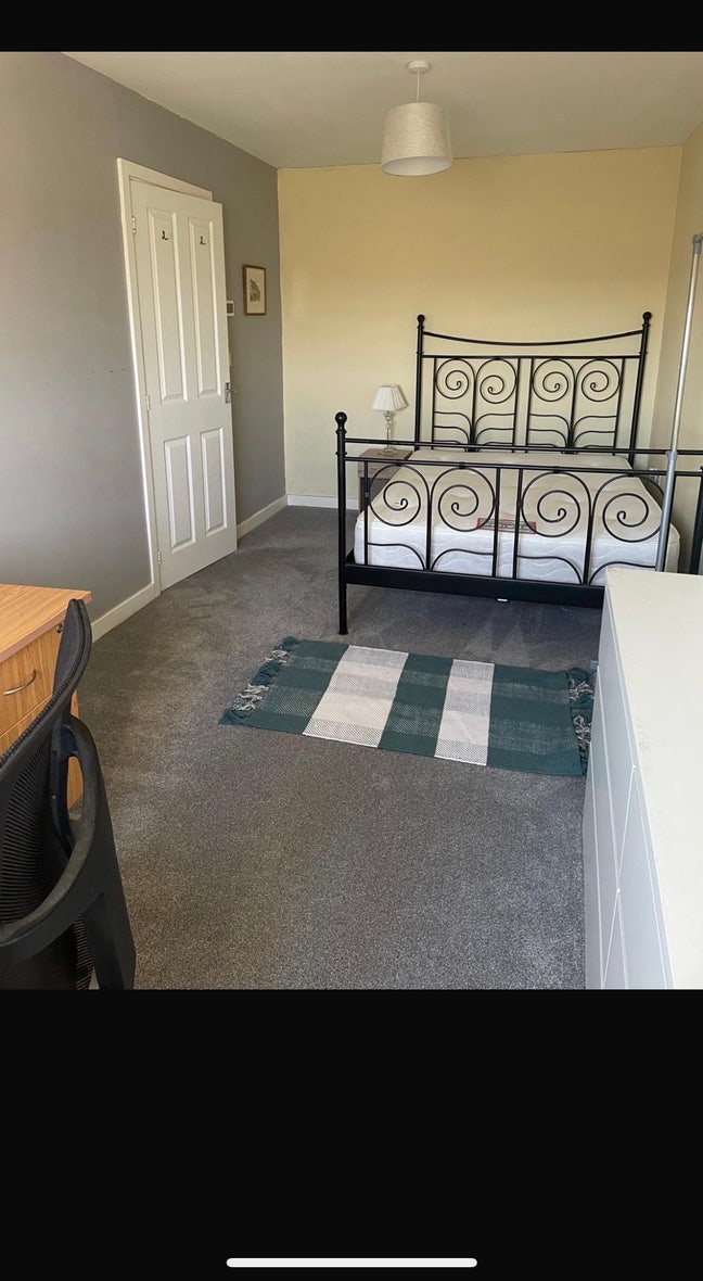 Short term double room available near Warwick Main Photo