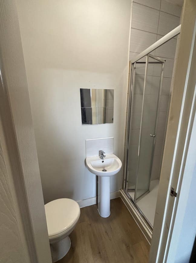Double En-Suite Room Available Albany Rd, DN4 Main Photo