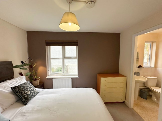 Bright Rooms in Refurbished House with Garden  Main Photo