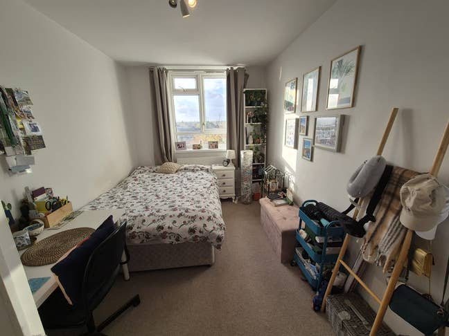 Large double bedroom in Swiss Cottage Main Photo