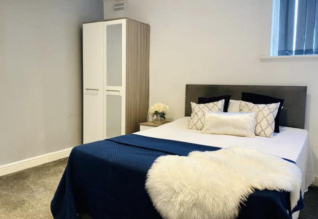 En-Suite Double Room Available Union St, DN1 Main Photo
