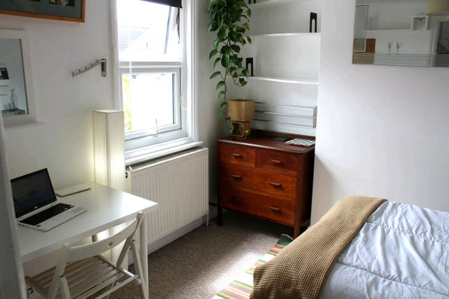 Bright furnished Dbl. Bills inc. BN2 Main Photo