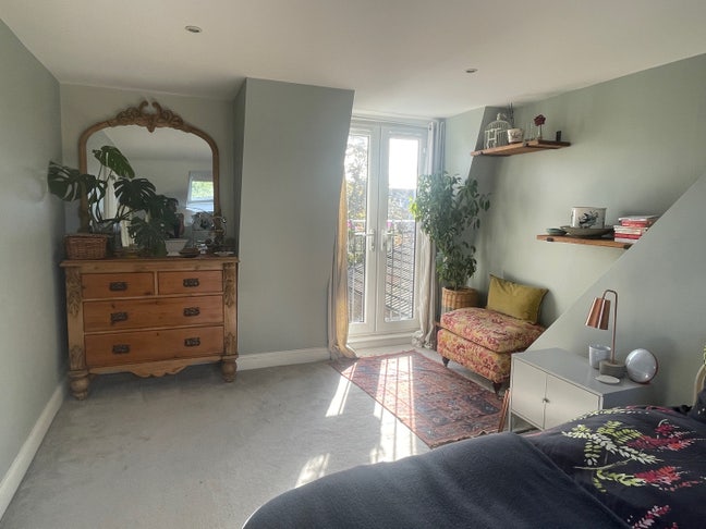 Extra-large room in 3-bed, 2-bath flat - Furzedown Main Photo