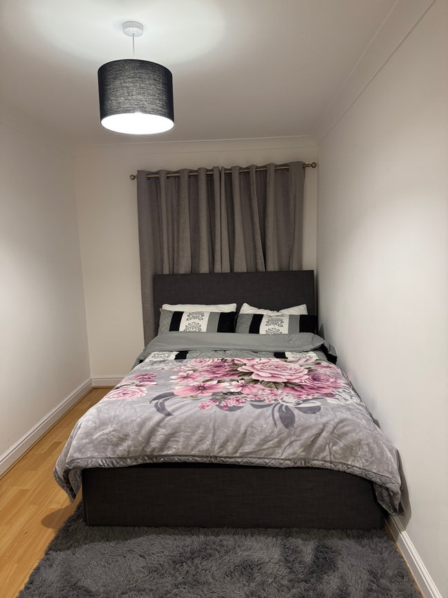 1 Double Bedroom in a 2 bedroom flat available  Main Photo