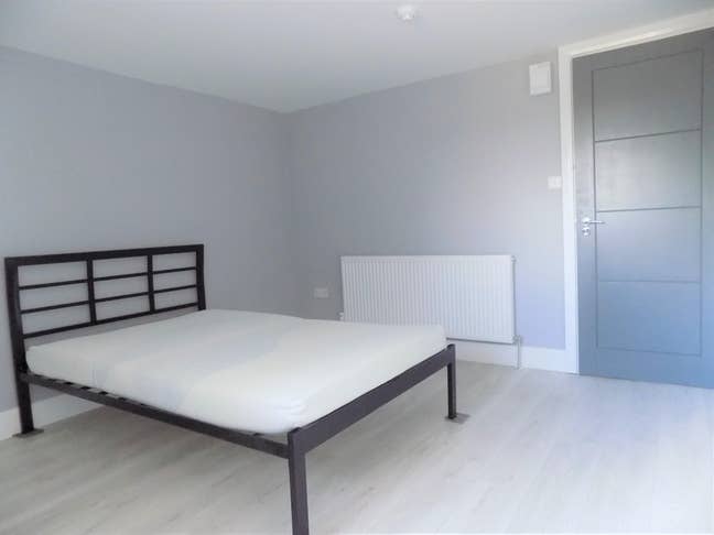 Modern Studio Room in Luton - Available Now Main Photo