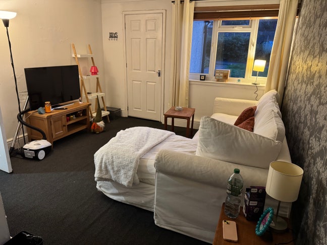 Cosy 1 bed in Cambuslang Main Photo