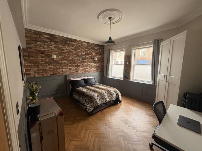 Beautiful home opposite York Hospital avail now Main Photo