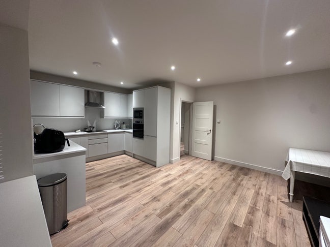 Beautiful spacious  Main Photo