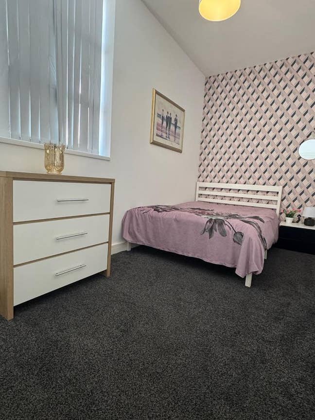 Room in M53 Salford Main Photo
