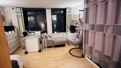 Cosy studio flat, 2 mins from Train St Main Photo