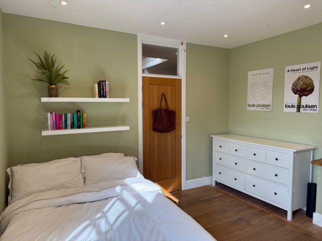 Double room in Queens Park  Main Photo