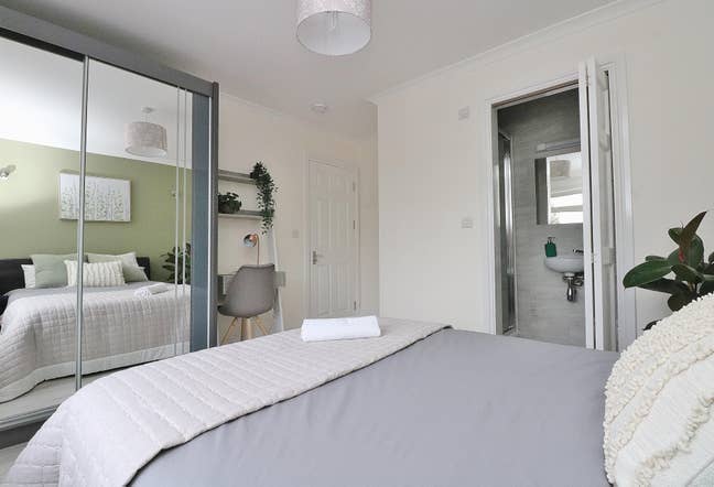 Luxury, spacious Ensuite room in East Acton Main Photo