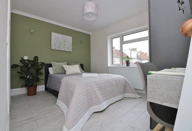 Luxury, spacious Ensuite room in East Acton Main Photo