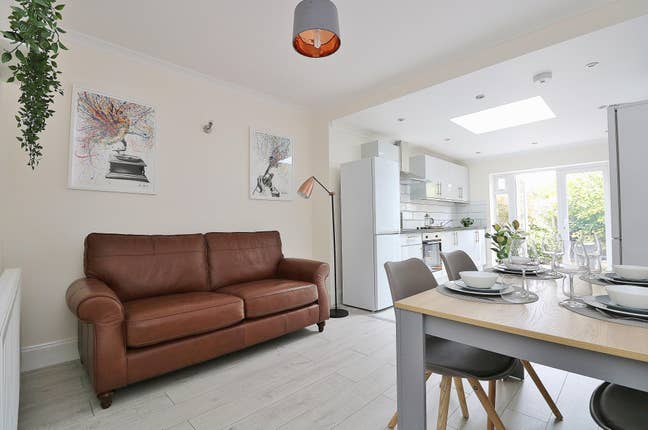 Luxury, spacious Ensuite room in East Acton Main Photo