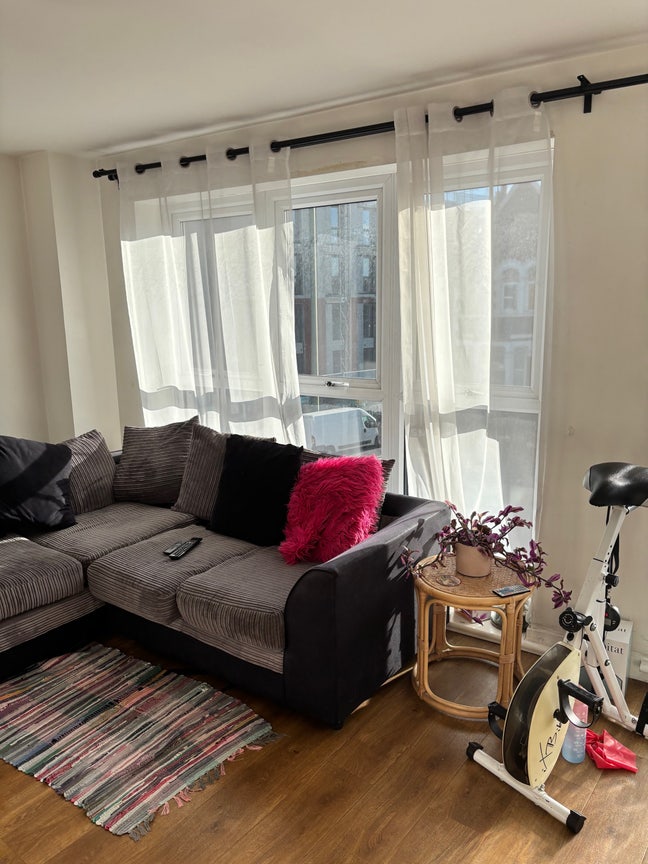 Gorgeous double room with large private bathroom Main Photo