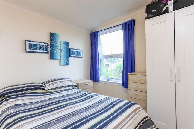 West Ealing Double Bedroom Main Photo