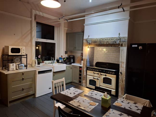 🏡 Friendly Home with spare room – Spital Tongues Main Photo