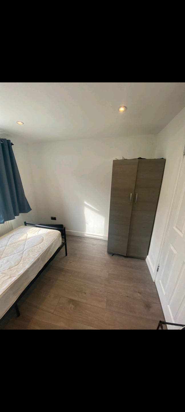 New En-suite rooms available in E13 Plaistow  Main Photo