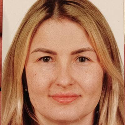 Professional Female seeks a single or double room Main Photo