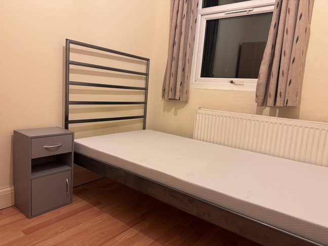 A Beautiful Single Room in Hayes for One Person Main Photo